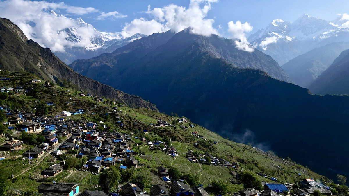 सुनसान मुदी, यसरी खोस्यो सडक सञ्जाल र हेलिकप्टरले स्थानीयवासीको जीविका