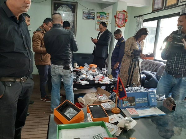 तास चिन्ने सेन्सर बिक्री गर्ने पक्राउ, एउटै डिभाईसको मूल्य १ लाख