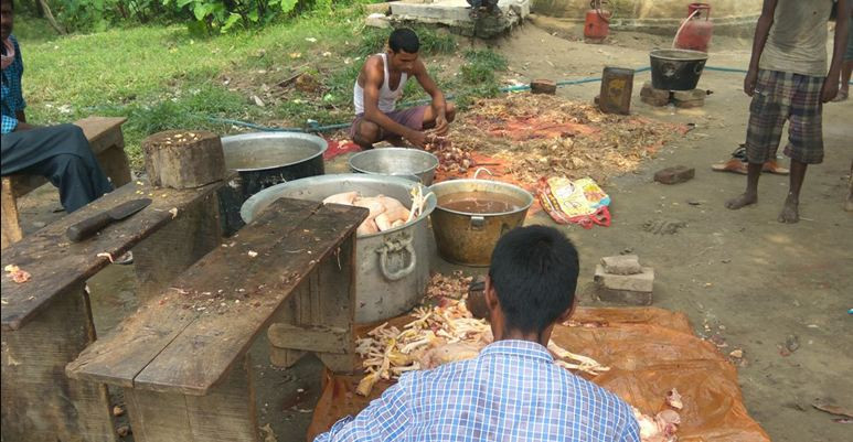 मतदाता फकाउन आयोजित भोजभतेर प्रहरीले रोक्यो