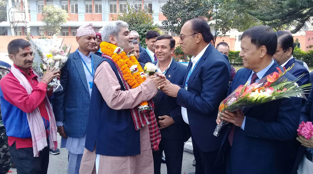 मधेशमा सन्तुलन मिलाउन त्रिपाठी भित्र्याइए