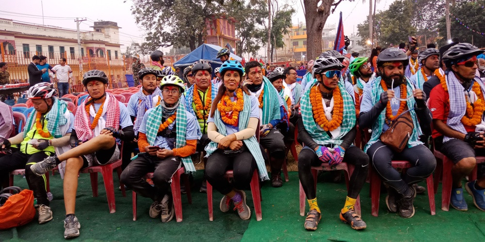 पशुपतिनाथ र जनकपुरको सम्बन्ध जोड्न साइकल यात्रा