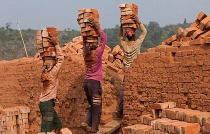 अदालतको आदेशविपरीत इँटा उत्पादन