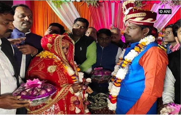दुलाहा दुलहीलाई प्याजकै माला, प्याज नै उपहार