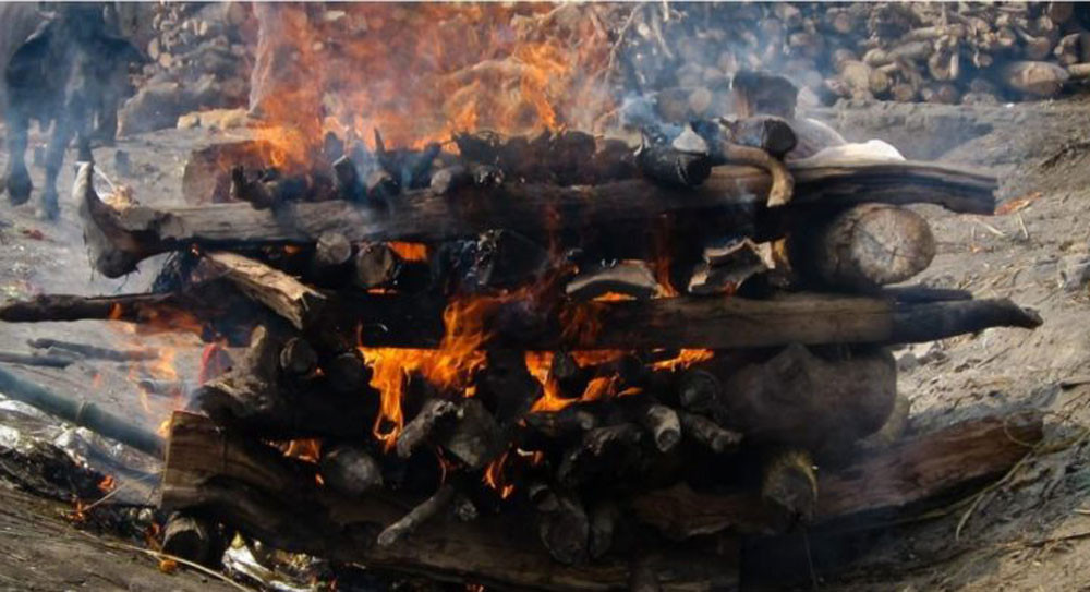जलाउँदै गरेको शव प्रहरी नियन्त्रणमा