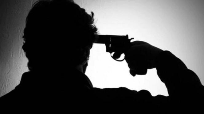 प्रहरी हवल्दारले ठाेके आफ्नै कञ्‍चटमा गोली