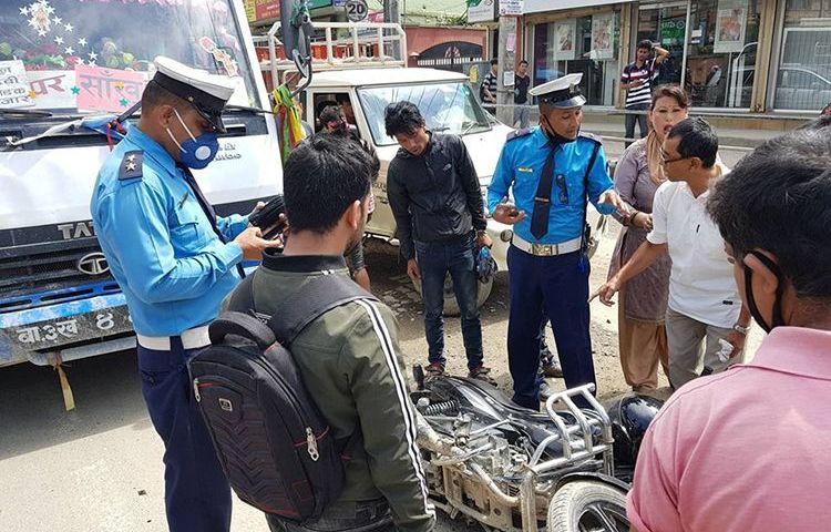 काठमाडौंमा एकै दिनमा २९ सवारी दुर्घटना, १२ सय ३७ चालक कारबाहीमा