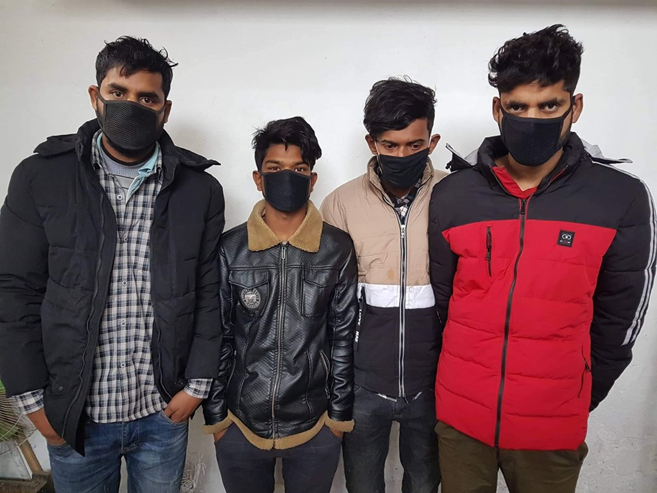 अनलाईनबाट सामान पठाउने भन्दै ठगी गर्ने गिरोह पक्राउ