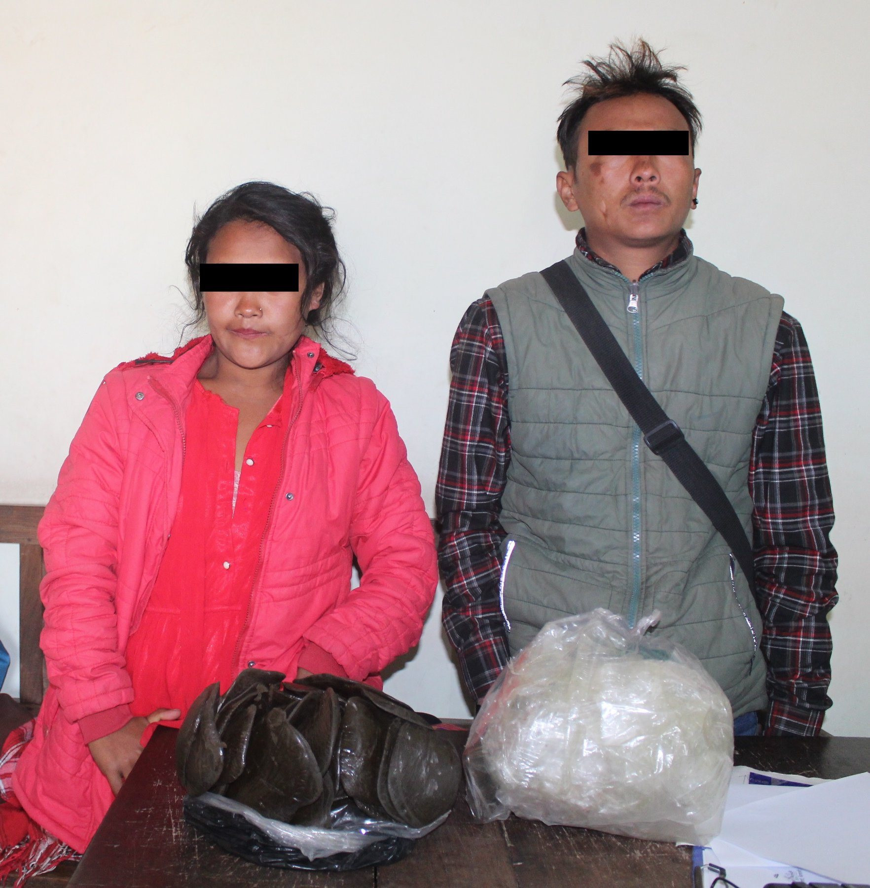 पाँच किलो चरेशसहित दुईजना पक्राउ
