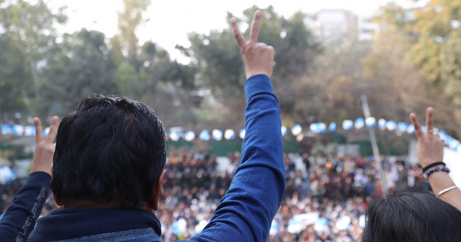 दिल्लीको सत्तामा फेरि केजरीवाल, कुल ७० मध्ये ६३ स्थानमा आपको अग्रता