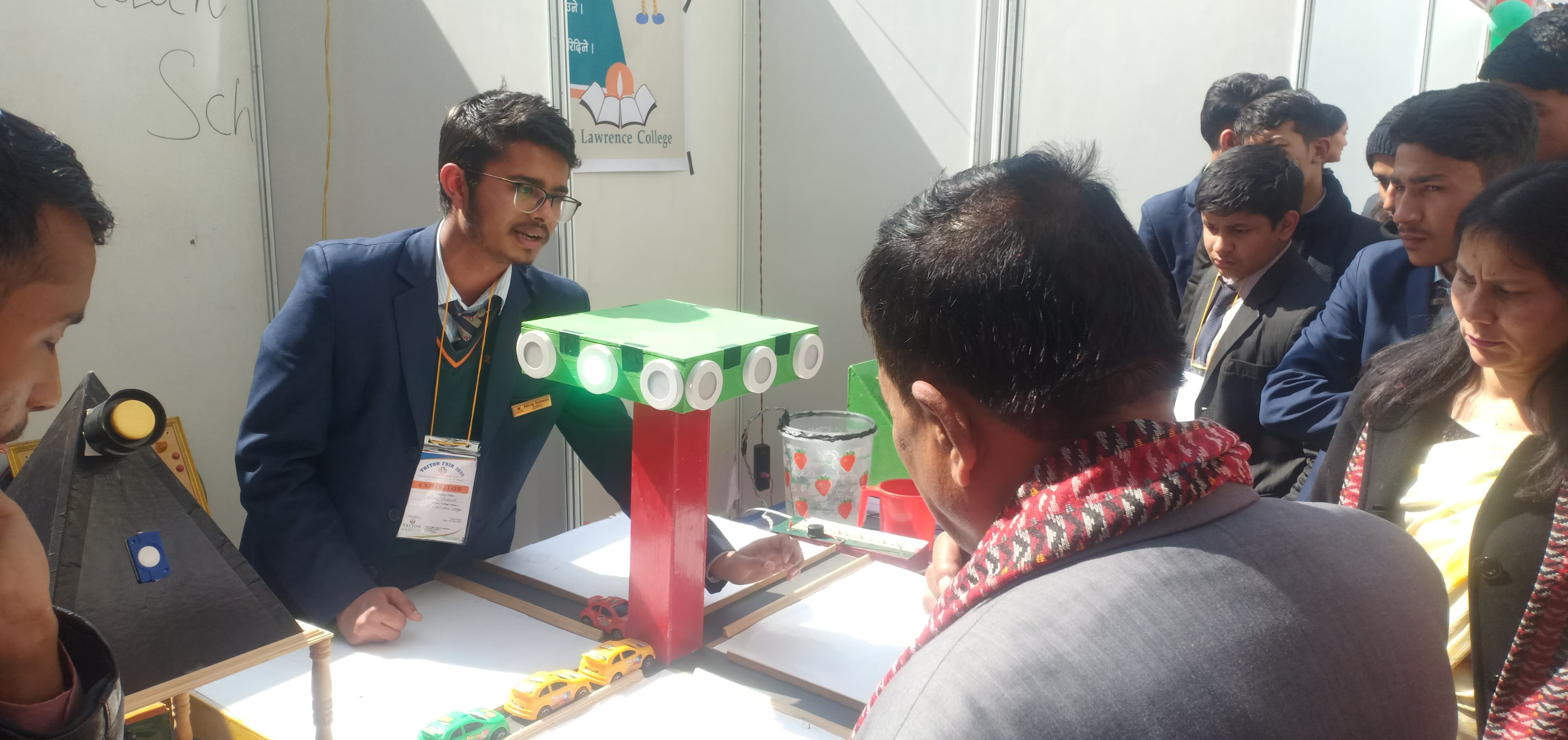 ट्रिटन फेयरमा रमाए विद्यार्थी