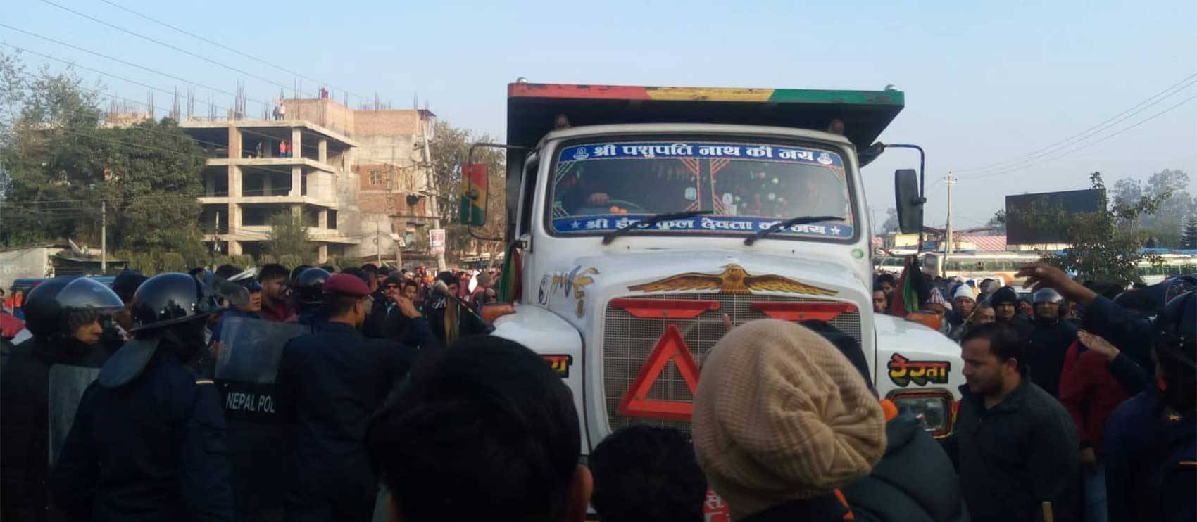 काठमाडौंमा टिप्परले फेरि लियो ज्यान, एकै महिनामा ७ जनाको मृत्यु