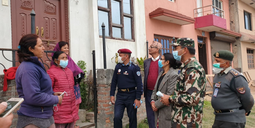 स्थानीयले घर छाडेपछि  बल्ल शुरु भयो खरिपाटीमा कोरोनाको त्रास हटाउने अभियान