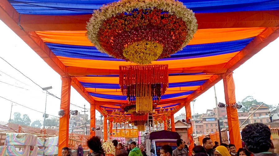 पशुपतिमा शिवरात्रीको तयारी पूरा, दुई करोडको फूलले सिंगारियो