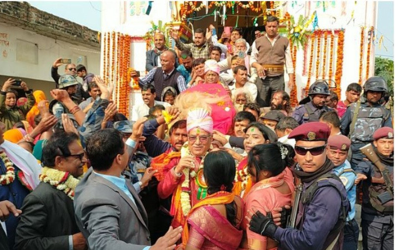 मधेशसँग ‘लभ’ परेका प्रचण्डको यो रुप (तस्बिरहरु)