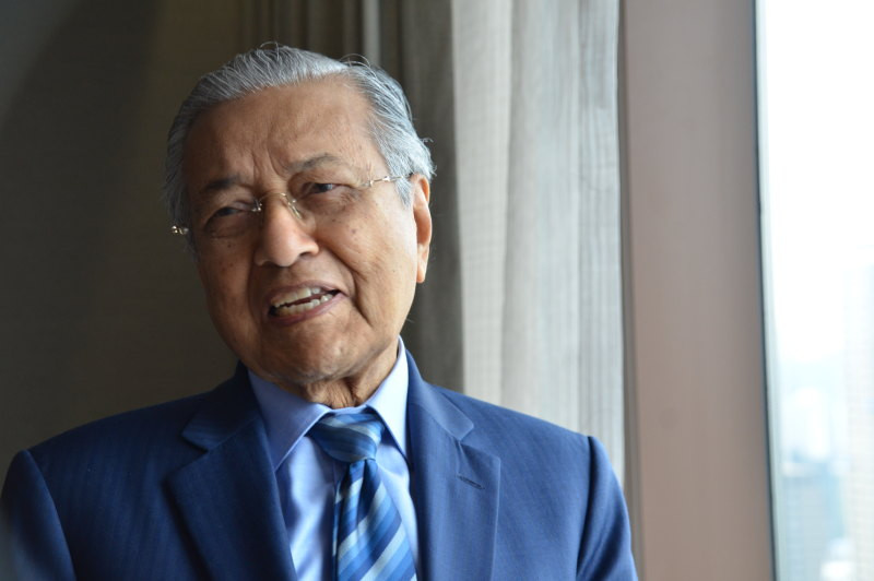 मलेसियाका प्रधानमन्त्री महाथिरले दिए राजीनामा