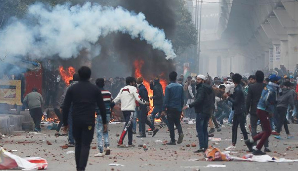 ट्रम्प दिल्लीमै रहेका बेला भएकाे प्रदर्शनमा प्रहरीसहित ५ को मृत्यु