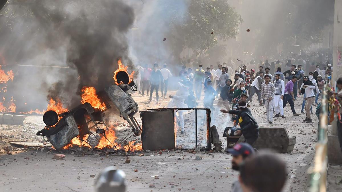 दिल्लीमा रोकिएन हिंसात्मक प्रदर्शन, २७ को मृत्यु