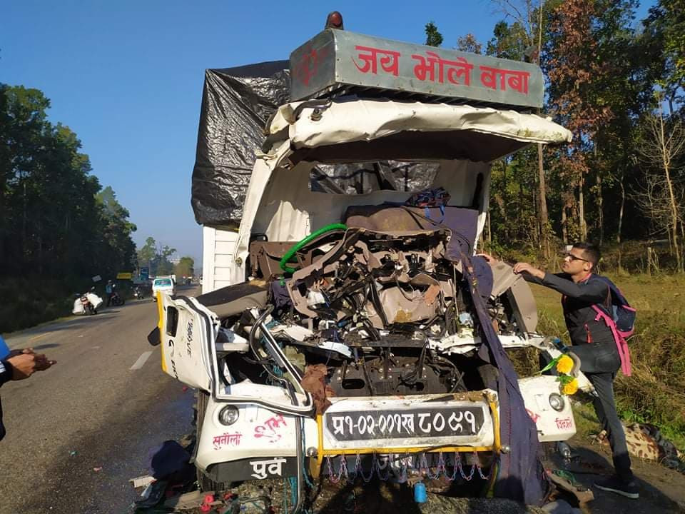 मोरङमा ट्रक जुध्दा दुईको मृत्यु
