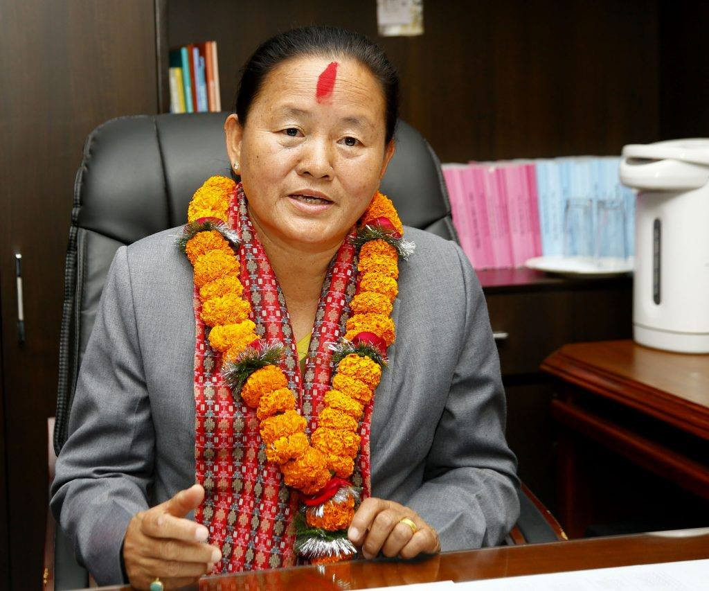 पहिलो निर्णय नै कार्यान्वयन नभएपछि मन्त्रीको ताकेता