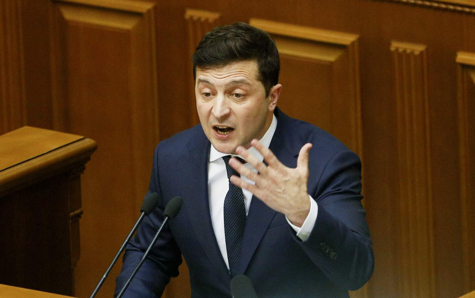 कार्यसम्पादन राम्रो नभएपछि युक्रेनी राष्ट्रपतिद्वारा सबै मन्त्री बर्खास्त