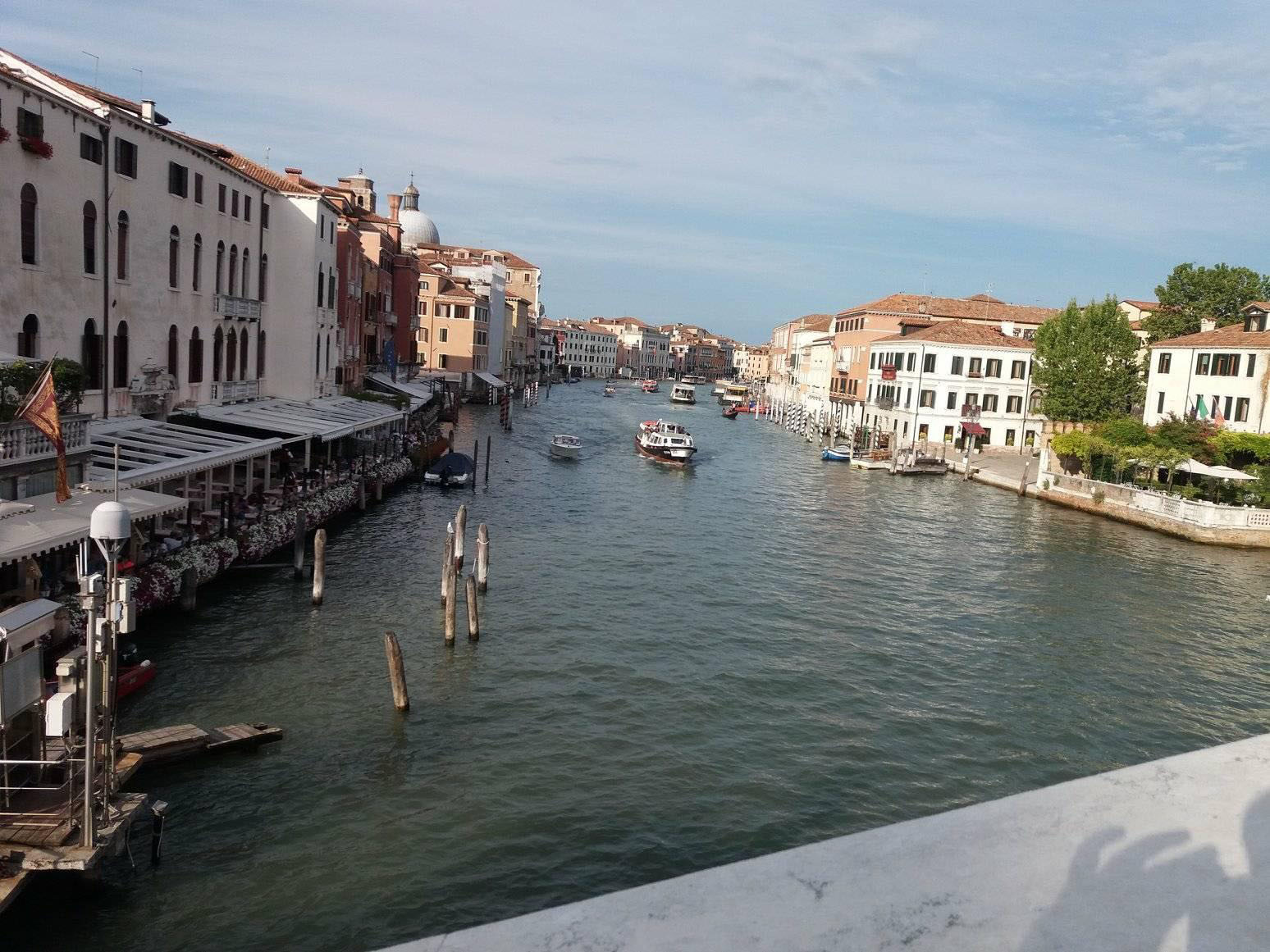 इटालीमा लकडाउन खुकुलो बनाइँदै