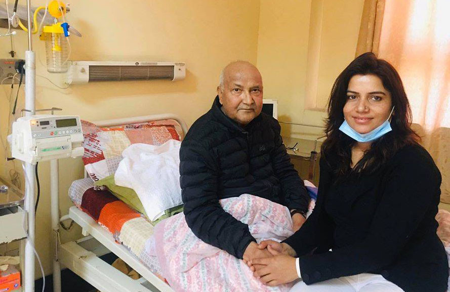 प्रधानमन्त्री ओलीलाई भेटेर समीक्षा डिस्चार्ज