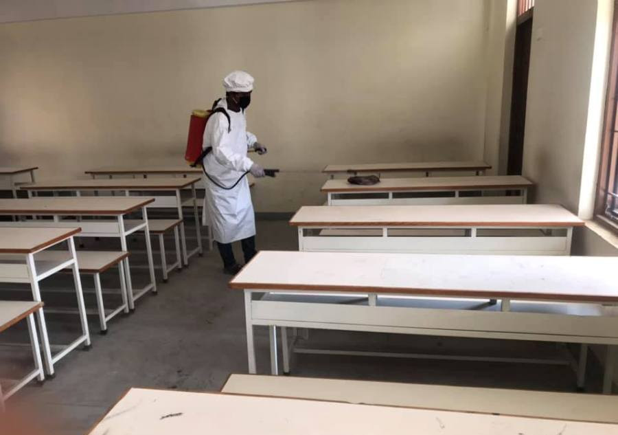 स्कुलकै पहलमा स्वास्थ्यकर्मी र आइसोलेसन कक्ष (फोटो फिचर)