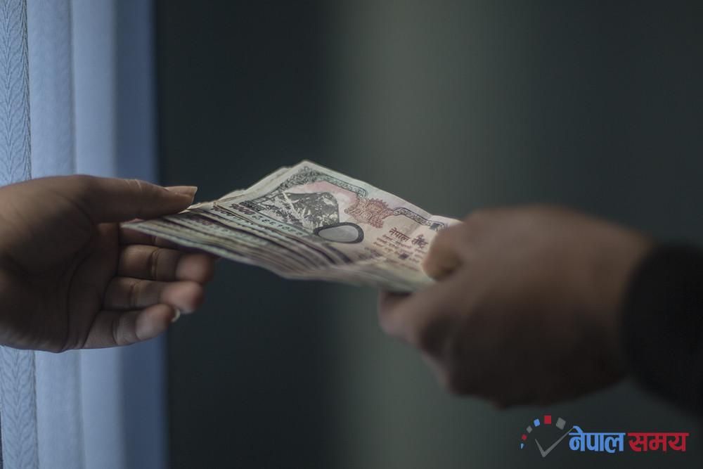 नोटबाट पनि फैलिन्छ कोरोना भाइरस, डिजिटल पेमेन्टको सीमा बढाउँदै राष्ट्र बैंक