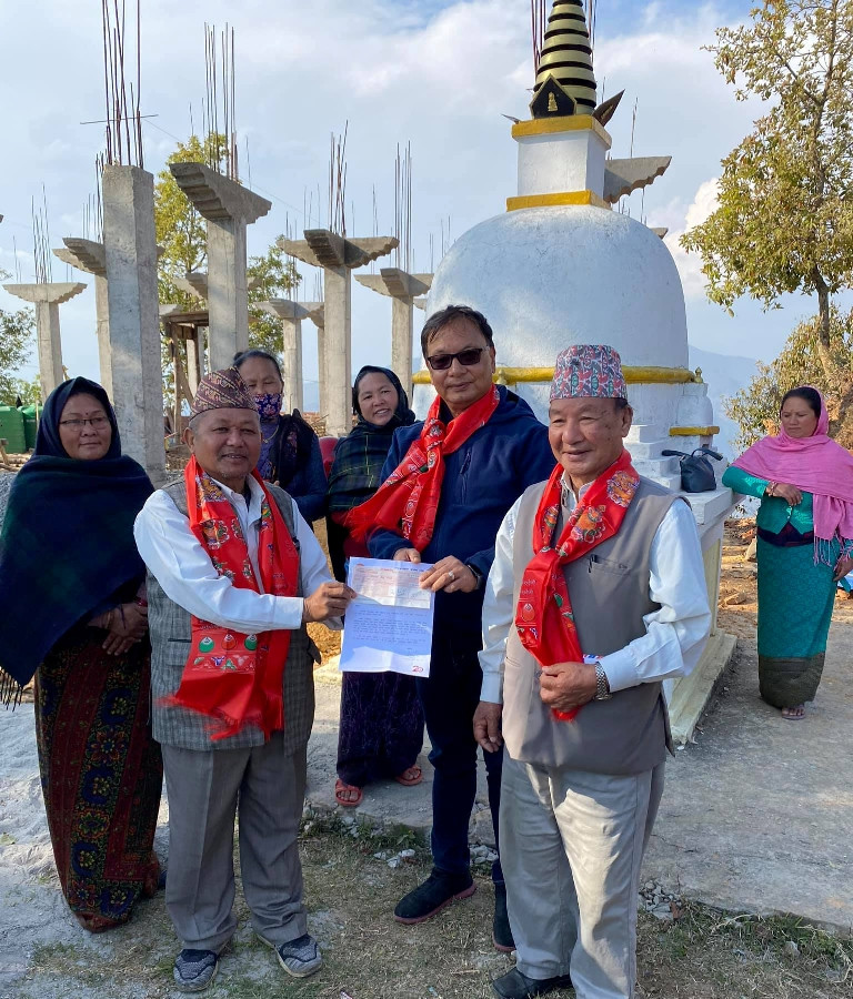 गोरखाको गुम्बा निर्माणका लागि  मनकामना दर्शनद्वारा २ लाख सहयोग प्रदान