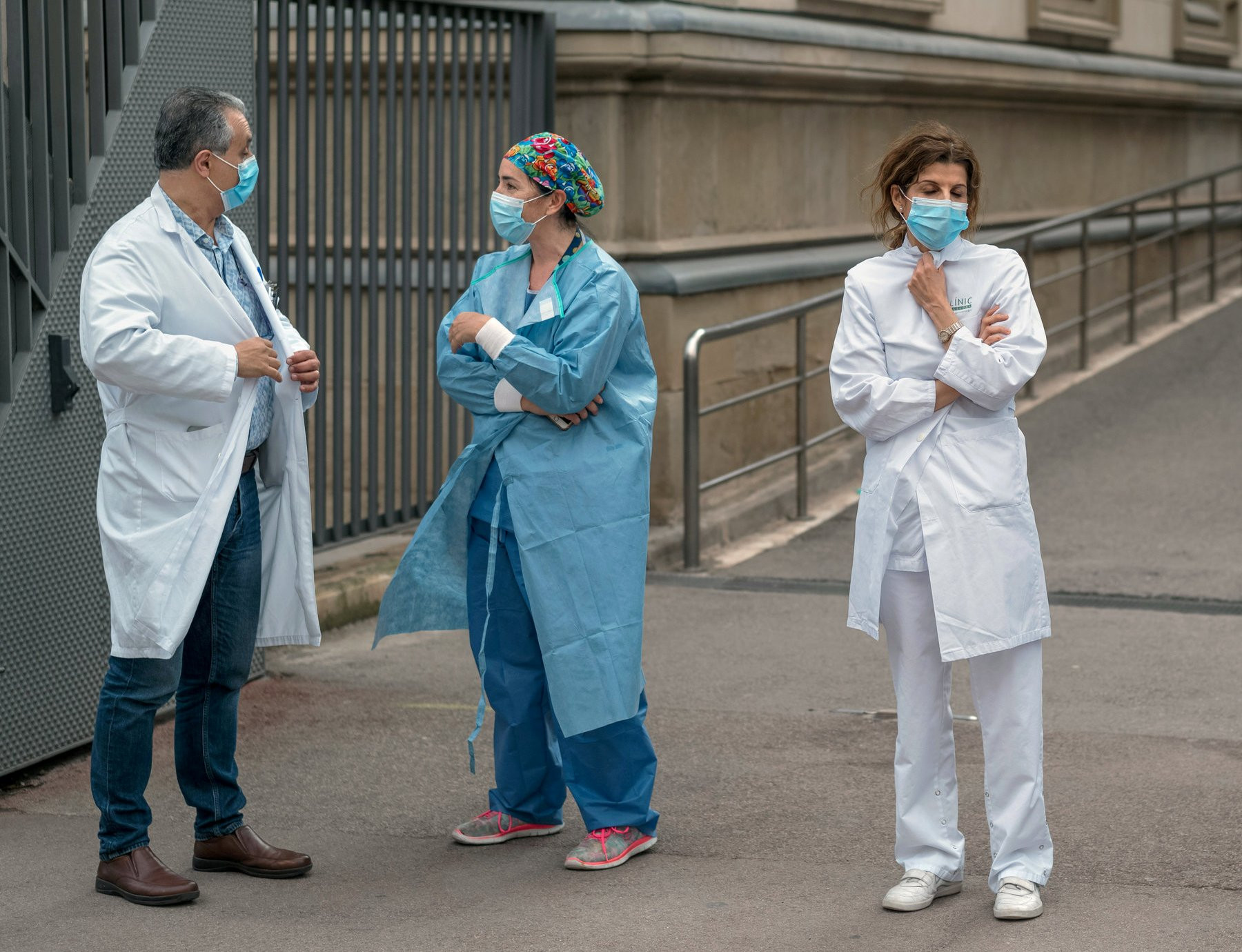 सहकर्मीको मृत्युमा आँशु झार्नेसम्म फुर्सद छैन इटालीका स्वास्थ्यकर्मीलाई