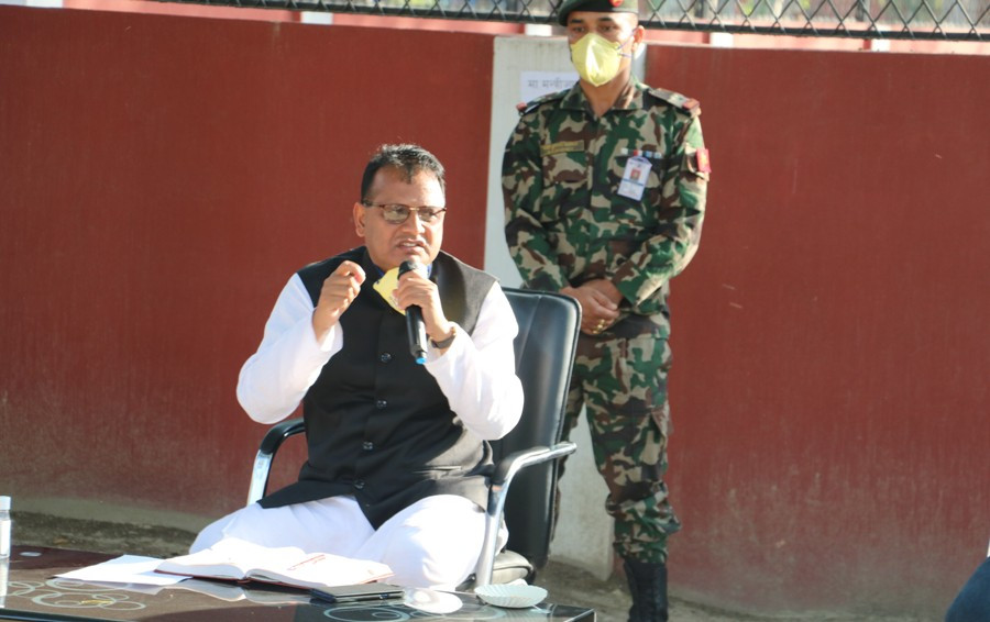 लुरुलुरु हिँडेर कोरोनासँग लड्न सकिन्न : मुख्यमन्त्री राउत