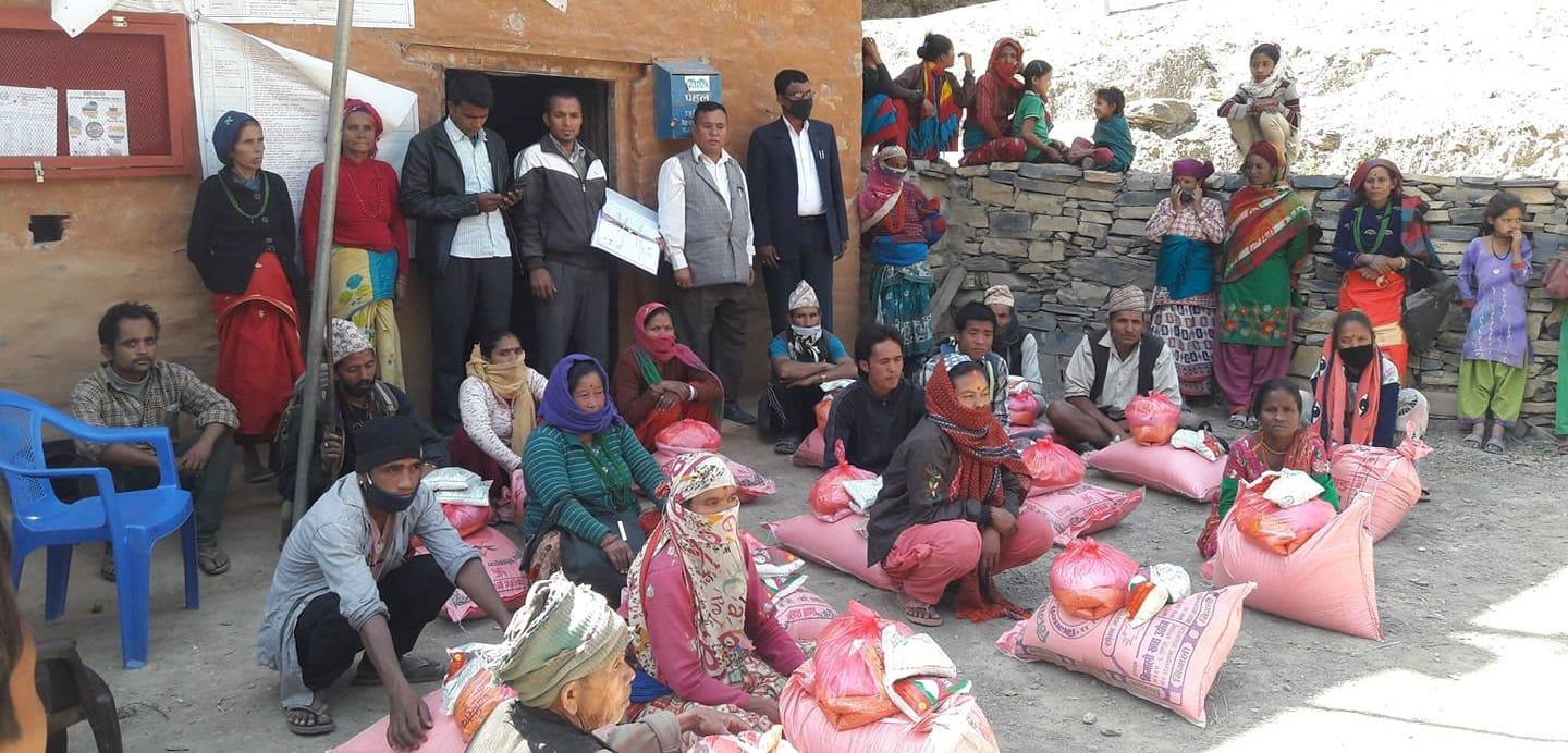 लकडाउन असर : गरिबको घरमा बल्न छाड्यो चुलो