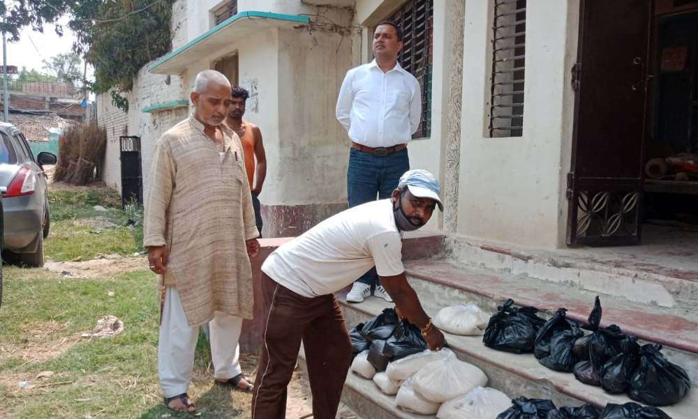 विपन्नलाई खाद्यान्न सहयोग