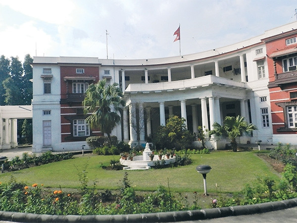 आफू भएकै स्थानमा सुरक्षित बस्न भारतस्थित नेपाली राजदूतावासको आग्रह