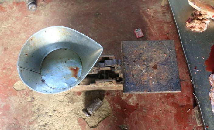 उपभोक्ता ठग्ने मासुपसलेकाे तराजु जफत