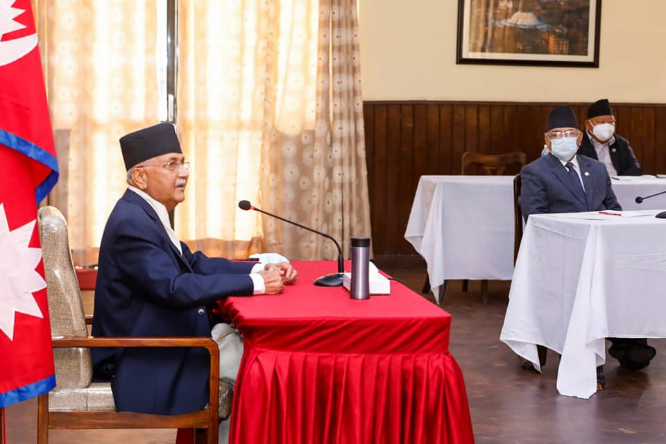 सांसदसँग छलफलमा जुटे ओली र दाहाल