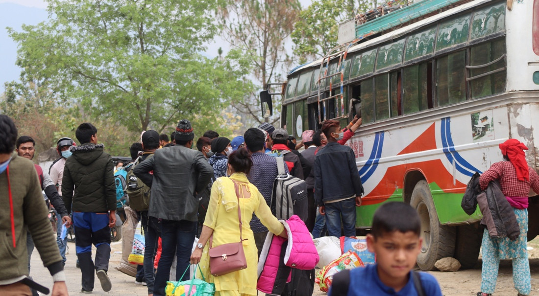 मन्त्रीले उद्धार गरेका मानिस स्वास्थ्य परीक्षणबिनै गाउँ–गाउँमा, न त क्वारेन्टाइनमा नै बस्छन्