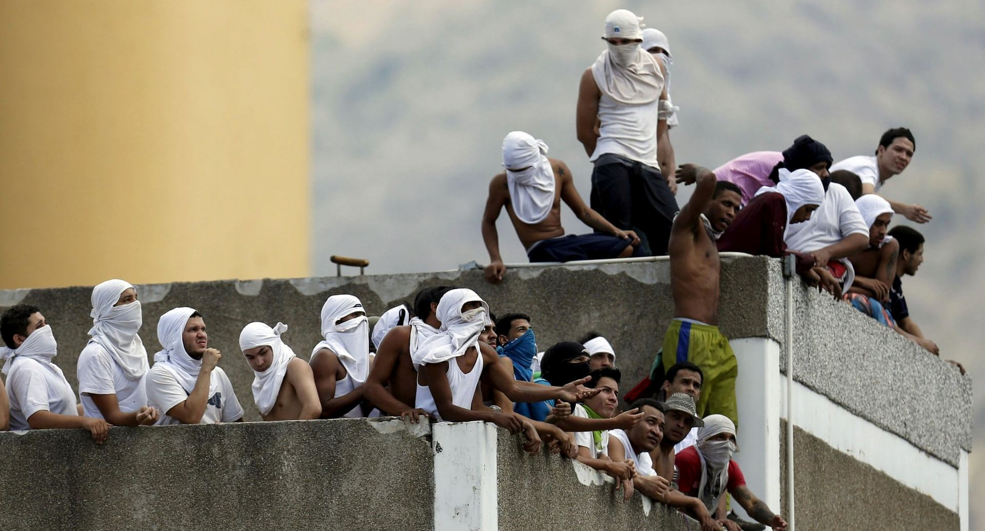 भेनेजुएलामा जेलमा खाना ल्याउन नदिएपछि दंगा, ४६ जनाको मृत्यु