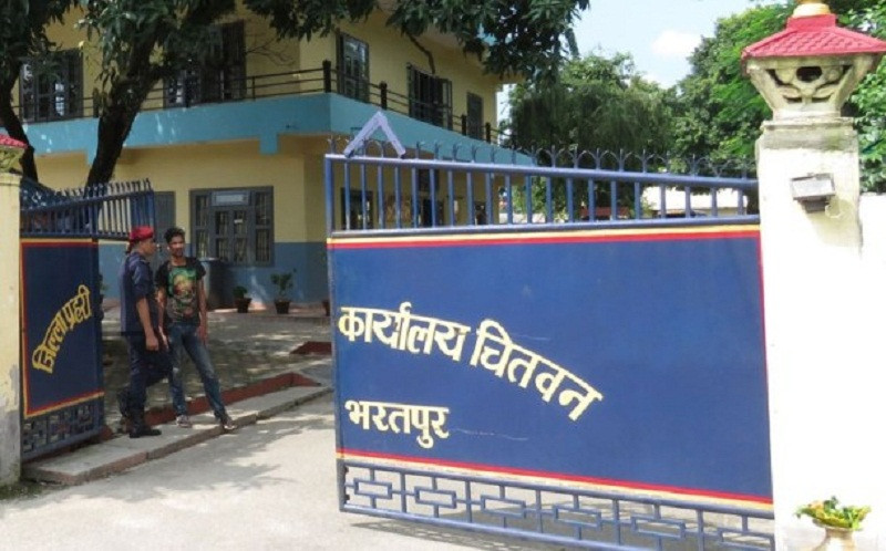 मध्यरातमा खुकुरीले हानेर श्रीमतीको हत्या