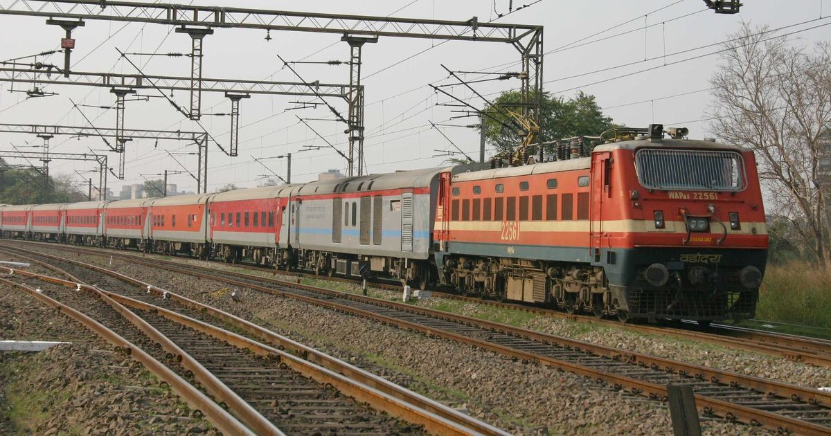 भारतमा डेढ महिनादेखि बन्द रेलसेवा सञ्चालन