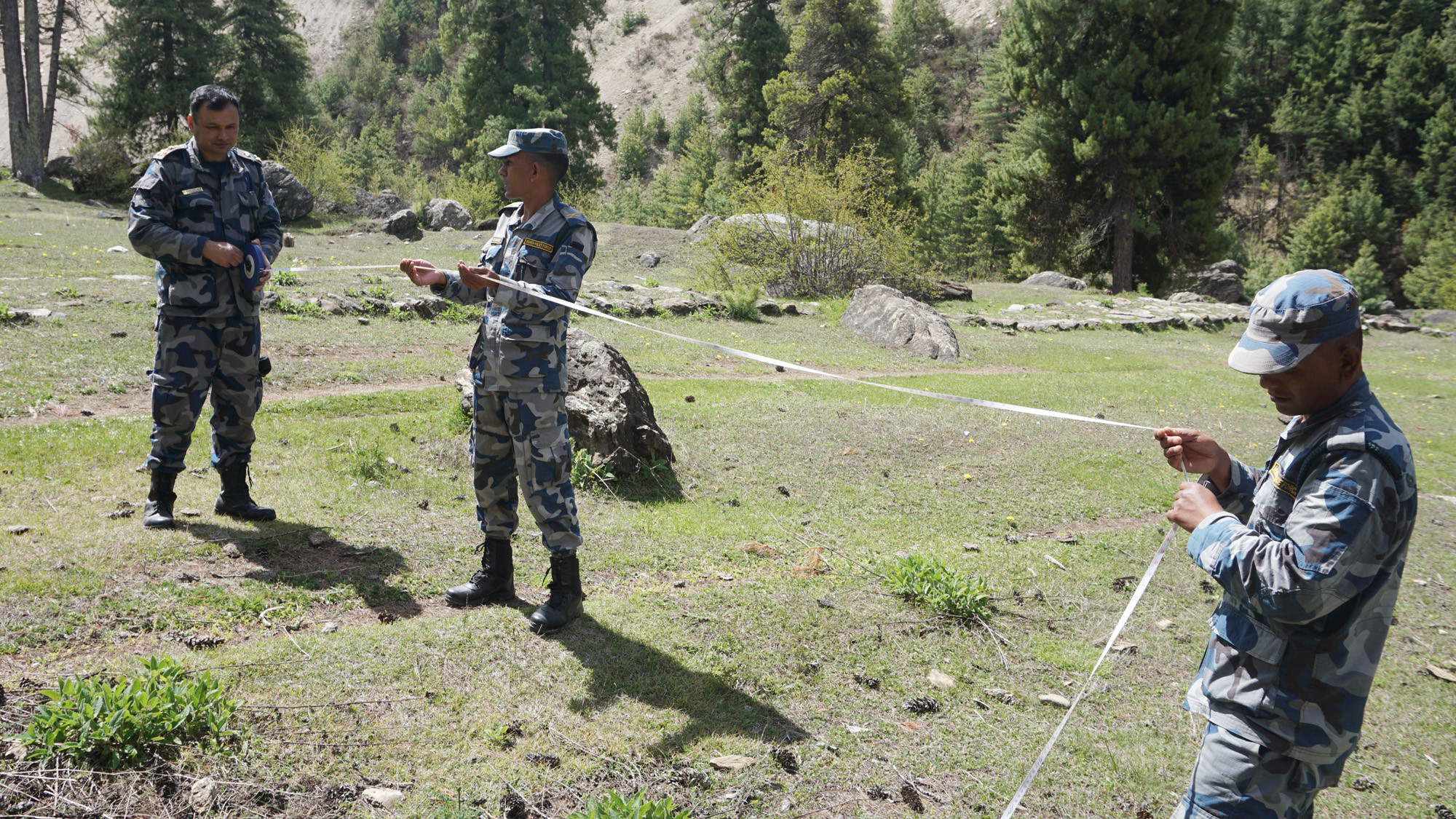 दार्चुलाकाे गागामा सशस्त्रको गुल्म, स्थानीय बासिन्दा खुसी