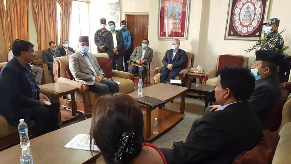 चौरजहारी घटनाका दोषीलाई कारवाही गर्न गृहमन्त्रीलाई ज्ञापन