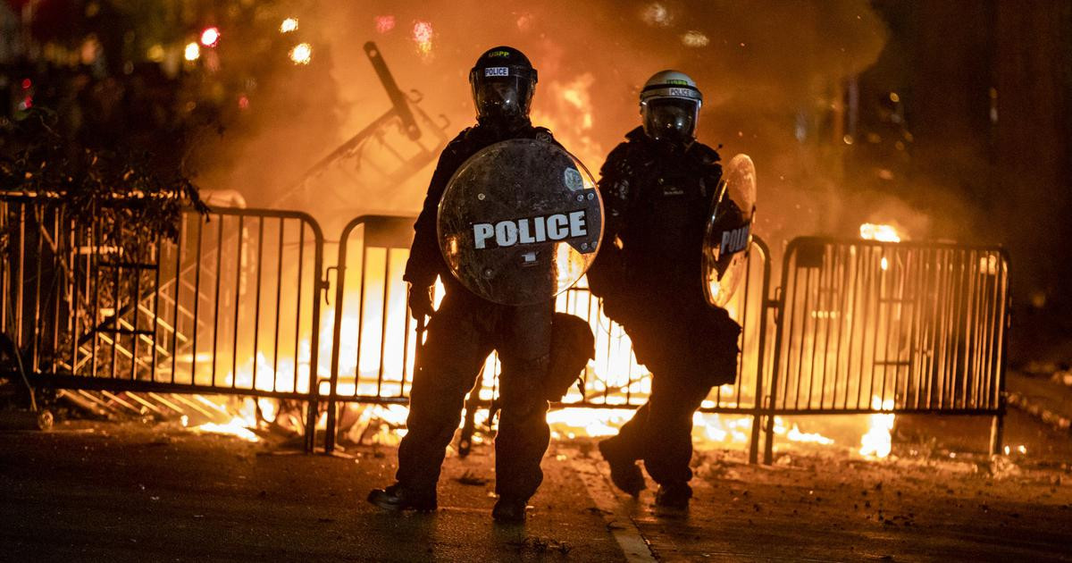 अमेरिका : ४० सहरमा कर्फ्यु, ह्वाइट हाउसबाहिर हिंसा भड्किएपछि ट्रम्पलाई बंकरमा लगियो