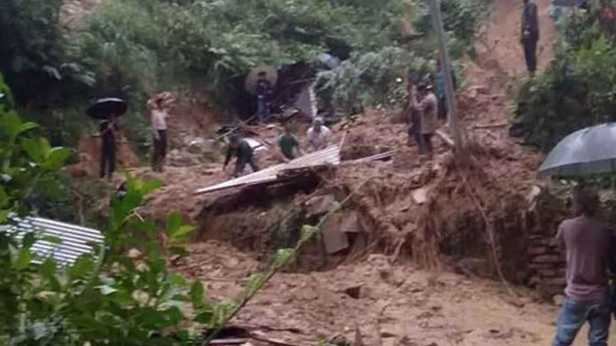 आसाममा पहिरो, २० जनाको मृत्यु