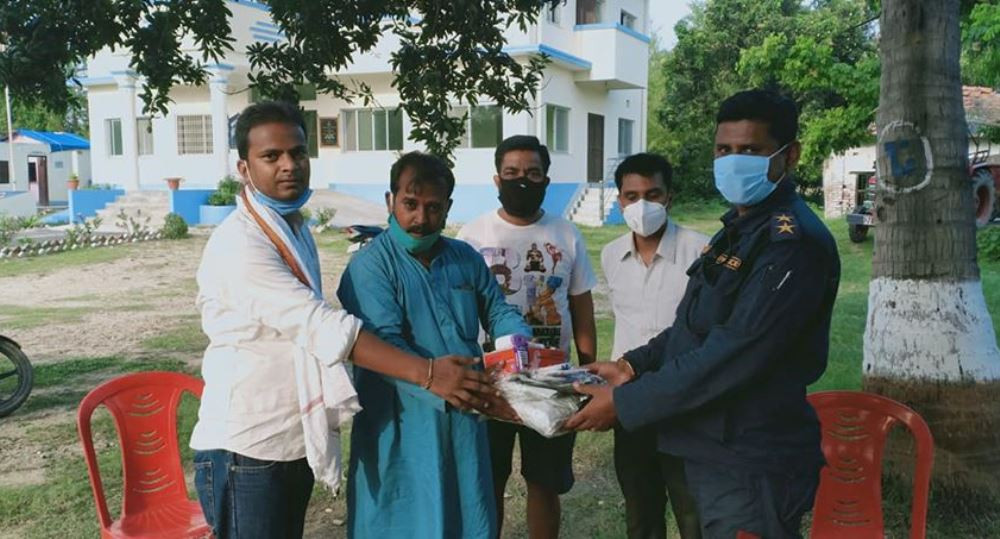 कांग्रेस उपसभापति निधिले दिए पीपीईलगायतका स्वास्थ्य सामग्री