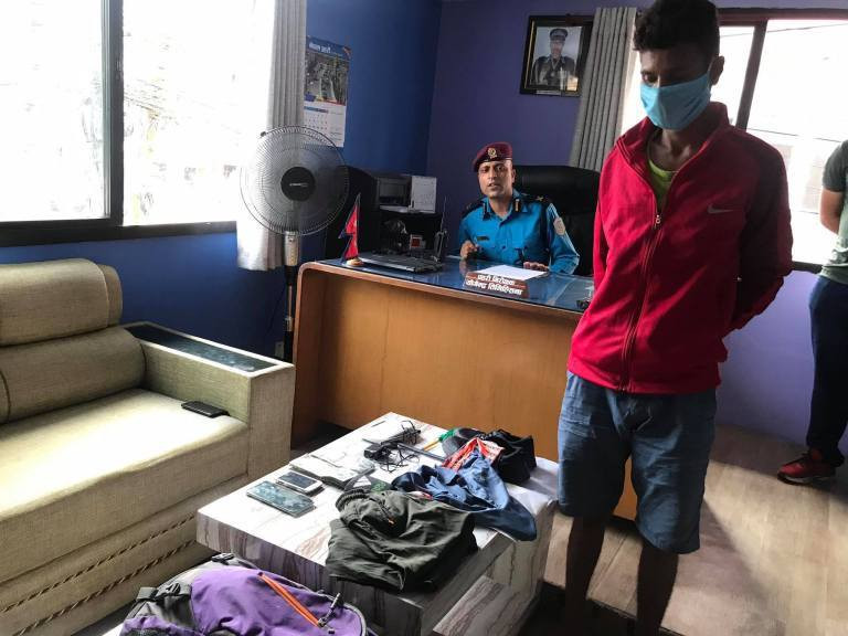 काभ्रेबाट ९ लाख चोरेर भागेका एक युवा नवलपरासीबाट पक्राउ, टिसर्टबाट पहिचान
