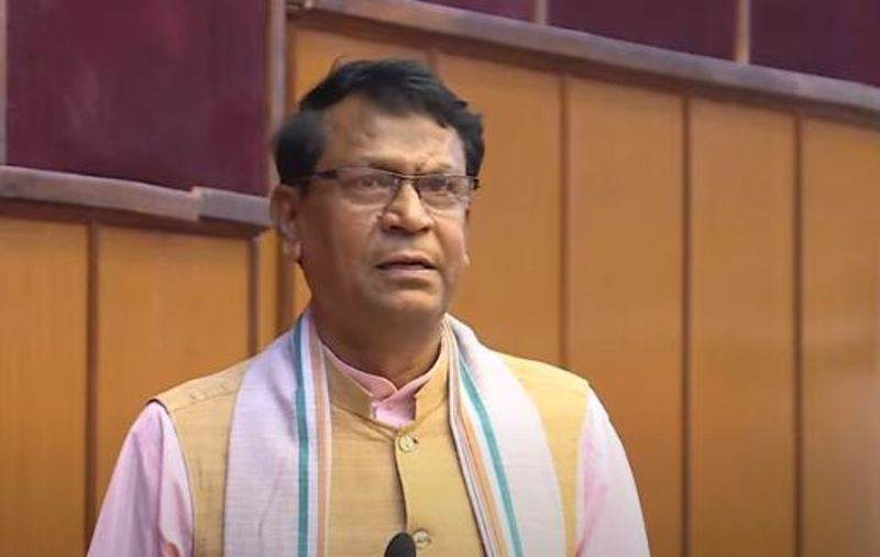 जसपा सांसदको प्रश्न - नेपालका नदीनाला बुहारीले बेचेका हुन् ?