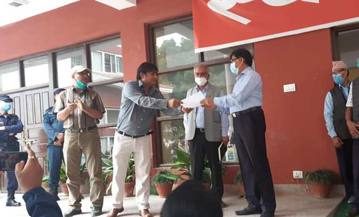 त्रिवि उपकुलपतिको राजीनामा माग्दै प्रजातन्त्रवादी प्राध्यापकले बुझाए ३३ बुँदे ज्ञापनपत्र