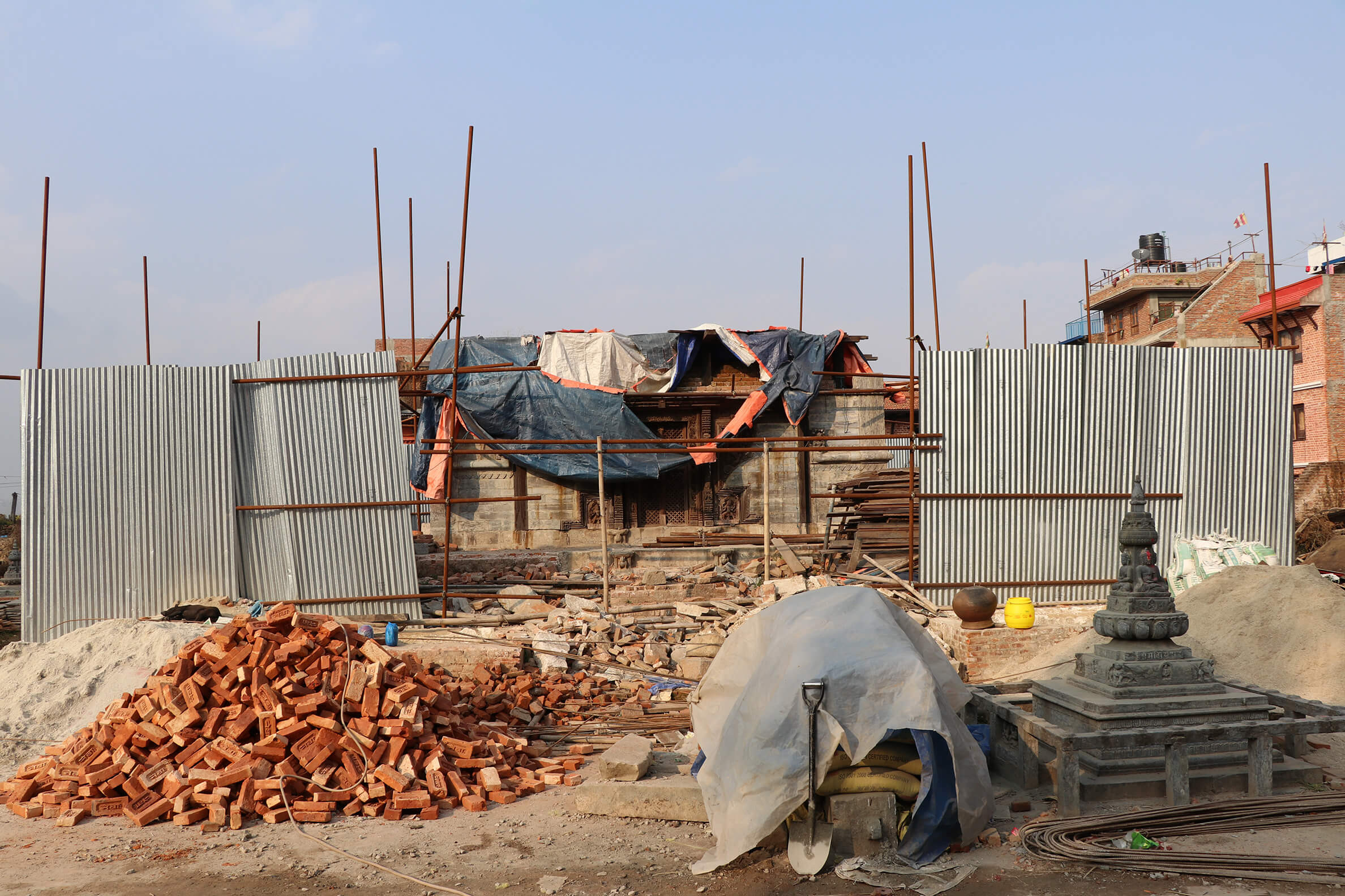 पुरानो ठेक्का तोडेर उपभोक्ता समितिमार्फत् रातो मच्छिन्द्रनाथको मन्दिर पुनर्निर्माण सुरु