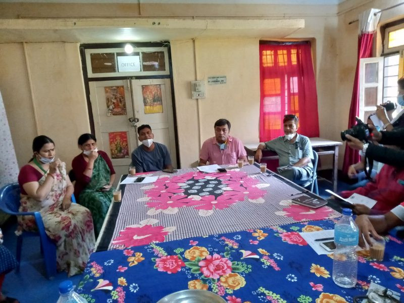 प्रदेश १ का १२ हजार स्वास्थ्यकर्मीको सुविधा कटौती